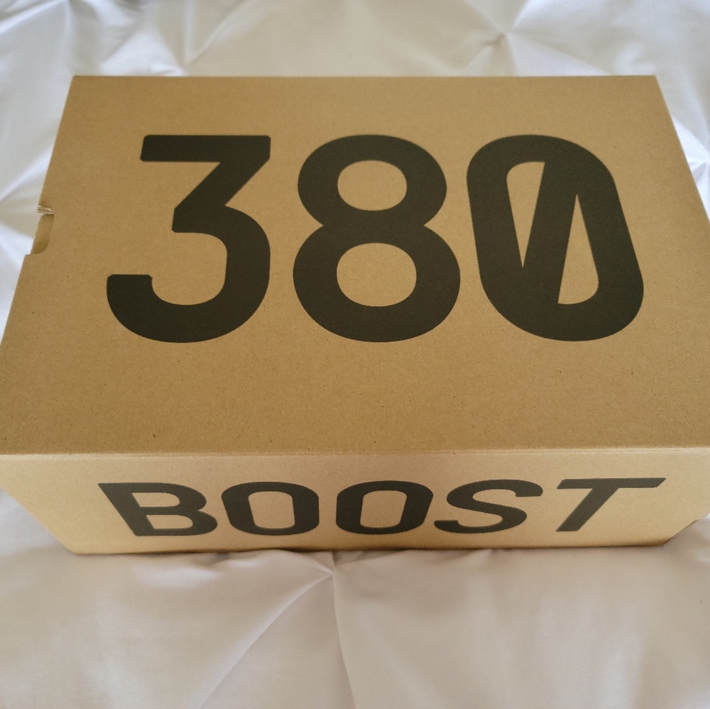 Yeezy Boost 380 - Picture 3 of 8